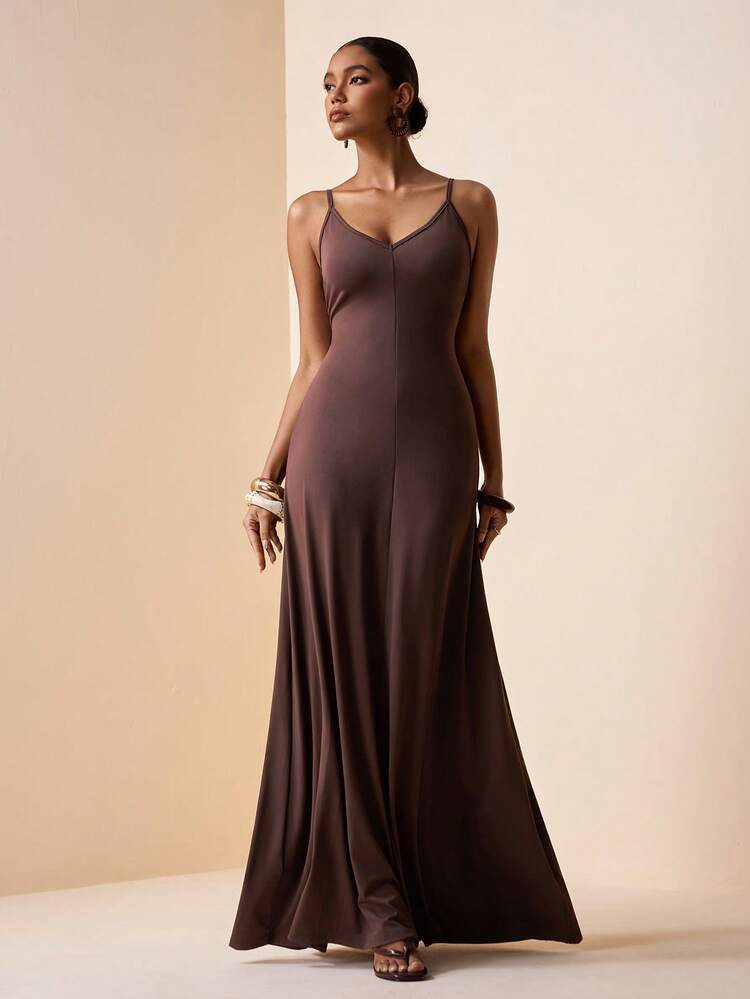 Zivah Coleção Primavera/Verão 2026 - Novo Vestido Maxi Ajustado em Linha A - Ideal para Festival de Música, Páscoa, Dia de São Patrício, Dia dos Namorados, Encontros, Estilo Western, Nômade, Festas de Aniversário, Formaturas, Faculdade, Estudantes, Uso Casual Diário, Básico, Lazer, Férias, Cruzeiros, Praia, Banho de Sol, Viral, Moda Urbana, Convidadas de Casamento, Estilo Boho, Transporte, Brunch, Aeroporto, Festas, Passeios de Férias, Roupa de Escritório - Castanho - Ver 7