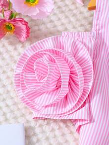 Áo sơ mi nữ kẻ sọc dọc, trễ vai, cổ bẻ, cài một hàng cúc, tay áo trang trí hoa 3D, kiểu dáng ngọt ngào và dễ thương dành cho bé gái tuổi teen. - Hồng - Xem 6