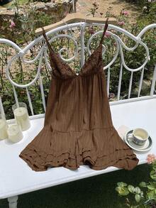 SHEIN EZwear 女士纯色镂空荷叶边吊带迷你吊带裙，春夏沙滩度假装，棕色连衣裙，棕色沙滩裙，咖啡棕色连衣裙，棕色夏季连衣裙，夏季棕色连衣裙，女士连衣裙，女士夏季连衣裙 - 棕色 - 查看 3