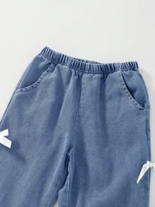 SHEIN ChillGRL Tween Girls Aesthetic Blue And White Fitted T-Shirt And Denim Pants Co-Ords With Bow Graphic And Side Bow Detail Cute Outfit Blue Girl Outfit Denim Matching Set Blue And White Jean Outfits Bow Outfit Jean Outfit Set Denim Outfit Set Bow Jean Outfit - Blue and White - View 6
