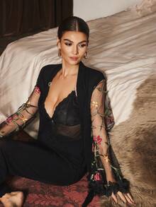 Slumberist 3pcs Lace Patchwork Floral Embroidered Sexy Women Pajamas Set - Black - View 2