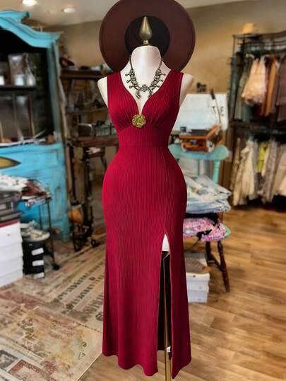 Franclia 优雅性感V领金属装饰收腰开衩下摆修身连衣裙