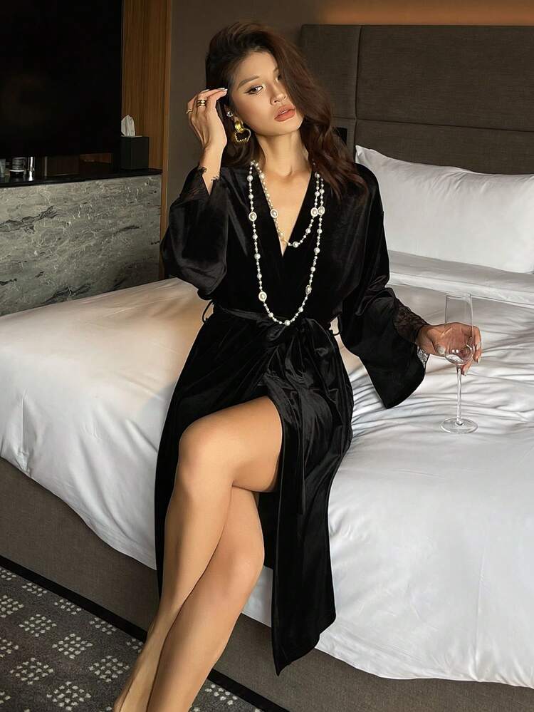 Charming Velvet & Lace Patchwork Mid-Length Women Robe