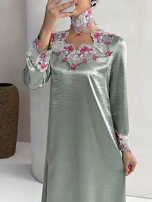 Yasmyna Women's Elegant Floral Embroidered Arabic Style Dress, Autumn - Green - View 5