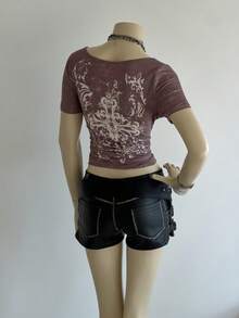 EgrlEra Modern t-shirt med kort ärm och flerfärgat tryck i punkstil för kvinnor - Multifärgad - Visa 2