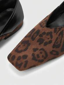 CUCCOO BIZCHIC 女士时尚通勤豹纹拼接平底鞋 - 豹棕色 - 查看 7