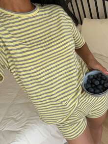 CovetEZ 两件套休闲燕麦色条纹边饰女式T恤和短裤套装，适合夏季、居家穿着，甜美少女风格 - 彩色 - 查看 5