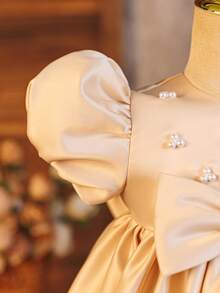 Glamorique Kids 香槟金缎面婴儿正式礼服，泡泡袖短袖高腰娃娃裙，饰有蝴蝶结，蓬蓬裙摆，优雅儿童公主裙，手工串珠婴儿生日派对婚礼宾客礼服 - 香檳色 - 查看 6