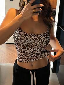 DAZY Camiseta de tirantes acolchada con estampado de leopardo para mujer - Caqui - Ver 7