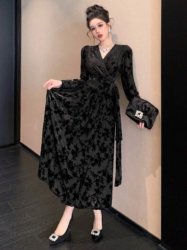 Women's Elegant Long Sleeve Velvet Dress