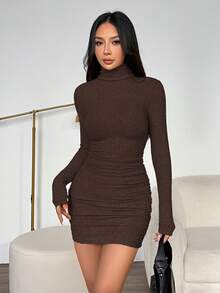 SHEIN PETITE 女款深棕色秋季休閒夜出基礎款緊身修身刷毛半高領長袖迷你洋裝，純色感恩節保暖，適合嬌小女性 - 咖啡棕 - 查看 4