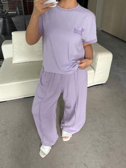 Dazy Plus 两件套柔软紫色睡衣套装，可爱短袖上衣和宽松长裤，大码女士春夏睡衣