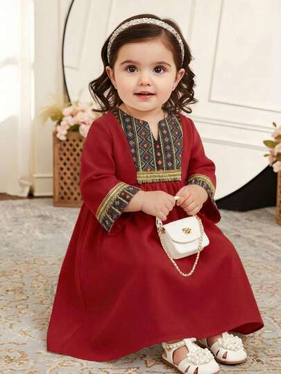 SHEIN 酒红色连体祈祷长袍，菱形图案拼接长袖连衣裙，蝴蝶结印花，女婴休闲V领宽松传统长袖阿拉伯连衣裙，适合春夏穿着，优雅长袖连衣裙，女婴祈祷长袍，舒适休闲，端庄卡夫坦长袍