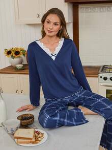 SHEIN Doze Lane 女士藏蓝色格子印花荷叶边V领蝴蝶结超柔软薄款牛奶丝长袖上衣和长裤，休闲家居服/睡衣两件套，女士家居服套装，睡衣套装，藏蓝色睡衣套装，格子睡裤，V领睡衣套装 - 藏蓝色 - 查看 6