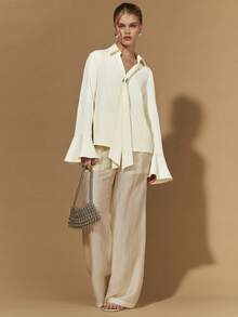 COSMINA Áo sơ mi nữ thanh lịch cổ buộc dây tay loe, trang trí kim loại, đa năng cho đi làm hàng ngày, hẹn hò, công sở, đầu xuân, áo sơ mi màu kem, áo sơ mi thanh lịch, áo kiểu nữ, áo sơ mi lụa, áo sơ mi nữ - Màu be - Xem 3