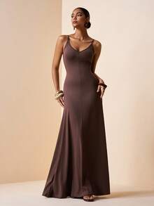 Zivah 2026春夏新品音乐节、复活节、圣帕特里克节、情人节、约会、西部风、游牧风、生日派对、毕业典礼、大学、学生、日常休闲、基础款、休闲、度假、邮轮、海滩、日光浴、爆款、街头风、婚礼宾客波西米亚风、通勤、早午餐、机场、派对、假日郊游、办公着装棕色无袖V领修身A字长裙 - 棕色 - 查看 7