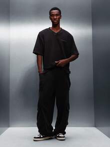 PLAYBOY X SUMWON 宽松V领短袖T恤，背面印有大兔子图案 - 黑色 - 查看 7