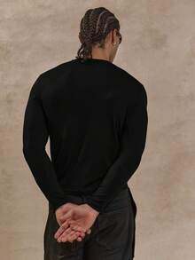 Musero Men Slim Fitted Long Sleeve Lightweight Crew-Neck T-Shirt Top Essentials Capsule Wradrobe Layering Spring&Summer - Black - View 3