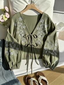 Comfortcana 大码女式花卉刺绣系带衬衫，秋冬款 - 綠色 - 查看 4