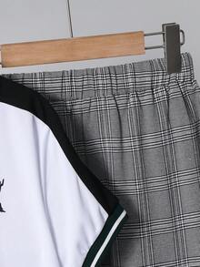 SHEIN 男婴休闲百搭都市学院风短袖POLO衫+弹力腰格子裤套装（2件套），适合通勤、上学、休闲外出、运动、春夏、情人节、约会、新年、旅行、度假、家庭聚会、返校、婚礼、正式场合、健身等场合。