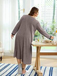 Lazeform 大码简约纯色方领休闲毛绒睡袍，适合秋冬季穿着