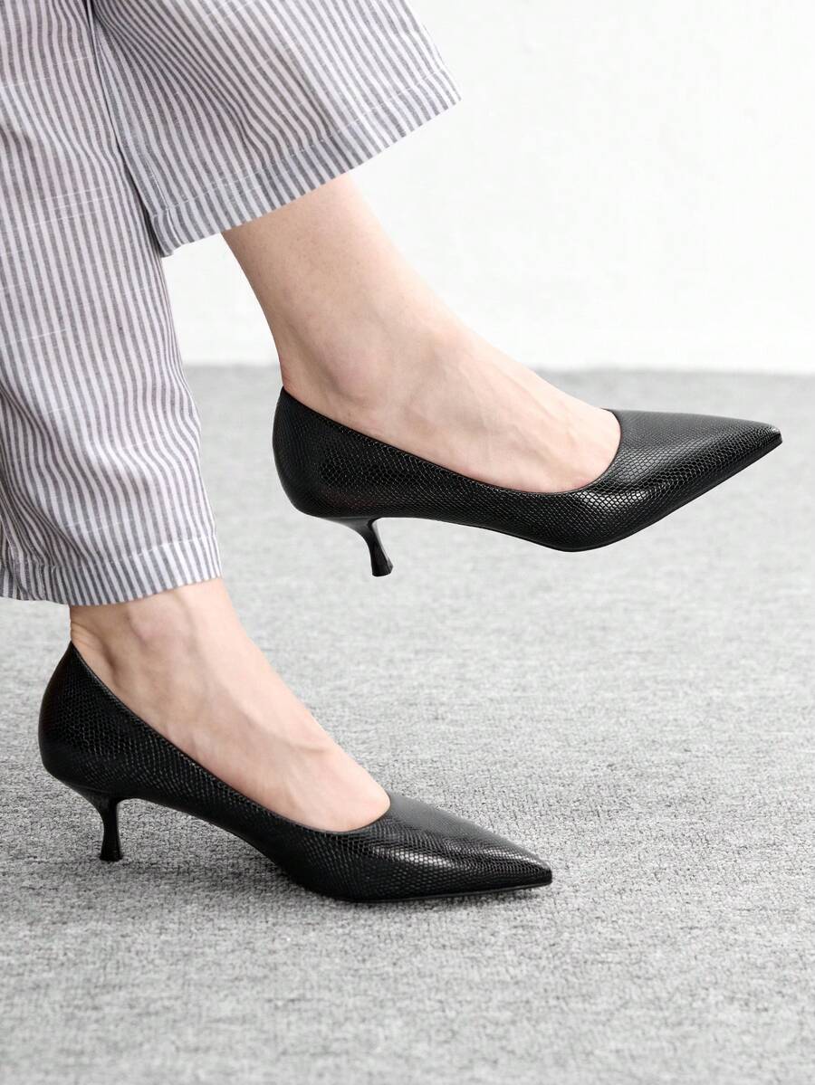 CUCCOO BIZCHIC 女士尖头细高跟中跟鞋,优雅、休闲、舒适、一脚蹬,适合工作、通勤、约会、派对、正式场合。 - 靜夜黑色 - 查看 1