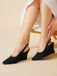 CUCCOO BASICS Sepatu Wanita Modis Warna Hitam, Nyaman, Terbuat dari Kain, Model Slingback dengan Hak Wedges dan Ujung Lancip, Cocok untuk Bepergian, Kencan, Pesta, Liburan, dan Acara Lainnya, Termasuk Hari Valentine. - Hitam - View 5