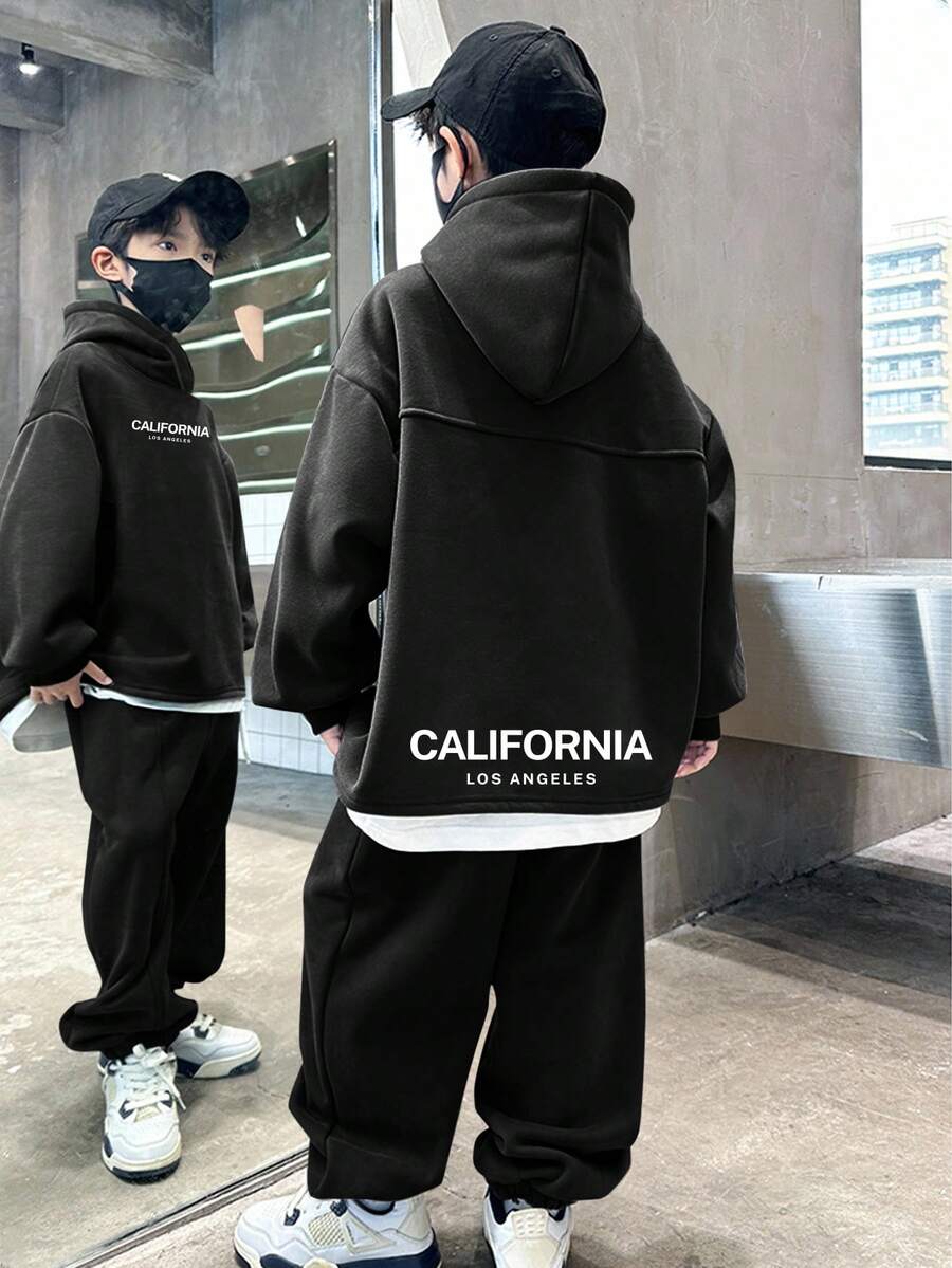 SHEIN 青少年男孩休闲韩版宽松字母印花长袖连帽衫和松紧腰裤套装,适合秋季/春季、户外玩耍、学校、街头风格、派对和休闲 - 黑色 - 查看 1