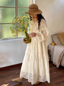 女士圆领灯笼袖蕾丝刺绣拼接浪漫长裙，甜美森林风夏季度假连衣裙 - 米色 - 查看 7