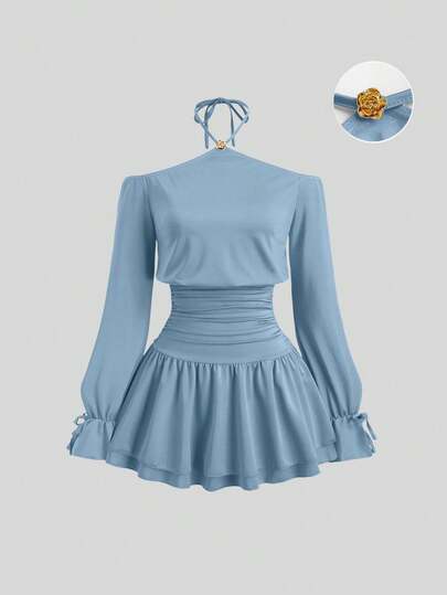 Sweetra Elegante vestido de mujer estilo francés de otoño en un vibrante rojo para el Día de San Valentín, con un cuello halter único y hombros descubiertos, detalles de hebilla metálica, cintura ceñida, diseño de puño de manga de mariposa y silueta sexy de ajustado.