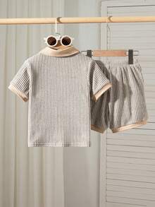 SHEIN 男童休闲罗纹T恤短裤套装（2件套） - 卡其色 - 查看 2