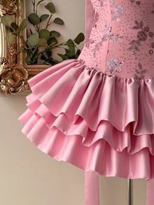 Lovelzi 优雅奢华的千禧芭蕾舞裙，法式刺绣露肩心形领口，水钻装饰，收腰多层荷叶边裙摆，适合婚礼、晚宴、派对、生日、返校、下午茶、展览、商务活动等各种场合。 - 粉色 - 查看 5