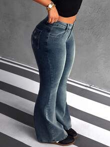 SHEIN PETITE 女士十字绣口袋休闲时尚喇叭牛仔裤 - 深色水洗藍 - 查看 2