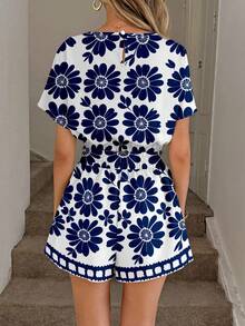 Easowa Bộ 2 món dành cho nữ, kiểu dáng thường ngày thoải mái, thanh lịch, thích hợp đi nghỉ mát, đi làm, họa tiết hình học trừu tượng, áo crop top và quần short cạp chun, thích hợp cho mùa xuân/hè. - Nhiều màu - Xem 3