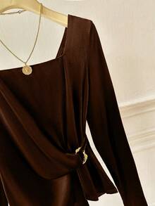 Lyxana Autumn/Winter Party Square Neck Cinched Waist Metal Decor Slit Hem Velvet Long Sleeve Top - Brown - View 4