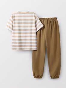 两件套男童休闲运动套装 - 柔软舒适的条纹短袖圆领T恤和松紧腰长裤，适合日常、户外、学校、街头、派对和休闲等多种场合，适合秋季、春季和夏季穿着。 - 卡其色 - 查看 3