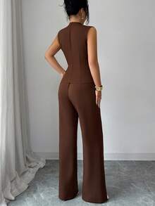 Modelyn Top plissé sans manches avec boucle métallique décorative + pantalon droit. Ensemble élégant chic de 2 pièces