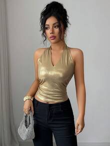 Elenzga 女士纯色层叠箔片面料V领露背吊带短款背心，侧边褶皱设计，金属环装饰，优雅复古法式风格，适合办公室、通勤、商务、休闲、度假、下午茶、街头等场合，简约百搭，春夏新款 - 金色 - 查看 6