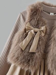 Sweetra 3件套：棕色毛茸茸蝴蝶结背心、同款吊带背心和PU褶裙 - 咖啡棕 - 查看 7