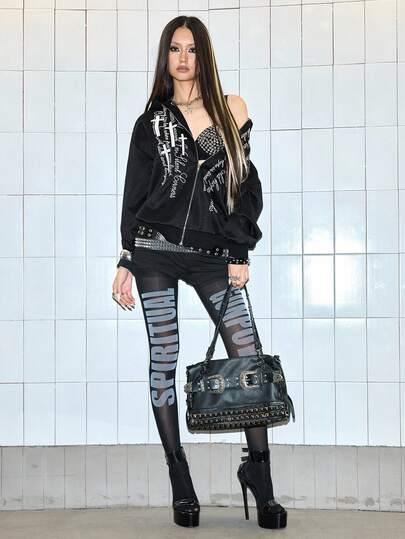 ROMWE Avant Sudadera con capucha de corte holgado con bordado de eslogan y cruz, forrada térmicamente