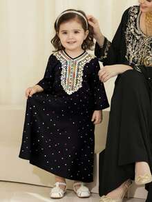 SHEIN Váy đen in họa tiết hình học, đính sequin và trang trí cho bé gái - màu đen - Xem 1