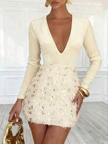 Rafferiza 深V领羽毛亮片拼接束腰性感女式连衣裙 - 杏色 - 查看 1