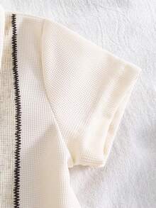 SHEIN Bộ 2 món áo khoác cardigan cổ bẻ mùa hè cho bé trai, Áo: Áo sơ mi ngắn tay cổ bẻ kẻ sọc trắng đen, Quần: Quần short kẻ sọc trắng đen, Thích hợp mặc hàng ngày, đi nghỉ mát hoặc các dịp lễ. - Nhiều màu - Xem 8