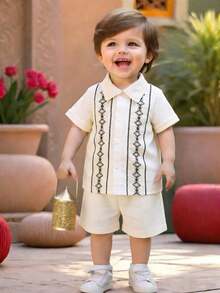 SHEIN Bộ 2 món áo khoác cardigan cổ bẻ mùa hè cho bé trai, Áo: Áo sơ mi ngắn tay cổ bẻ kẻ sọc trắng đen, Quần: Quần short kẻ sọc trắng đen, Thích hợp mặc hàng ngày, đi nghỉ mát hoặc các dịp lễ. - Nhiều màu - Xem 3