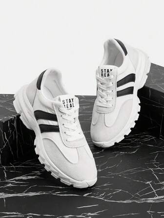 Vate 女士白色网眼绒面革厚底运动鞋，饰有黑色条纹——舒适的户外休闲鞋