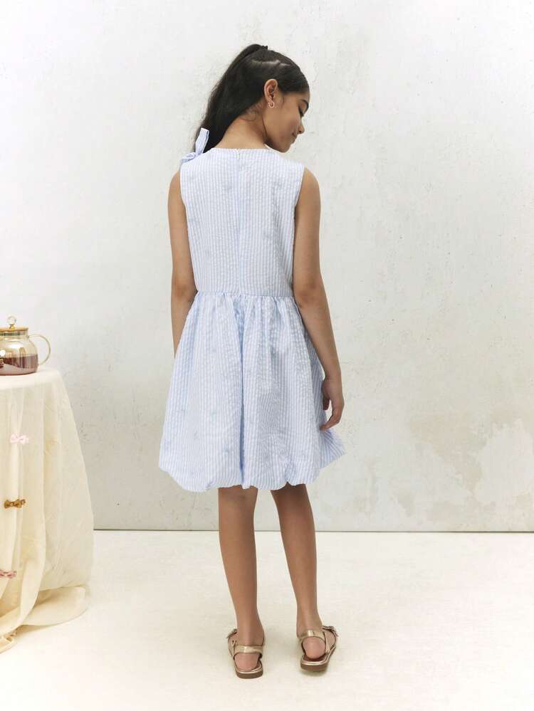 Sukienka w paski, bez rękawów, rozkloszowana, z kokardą