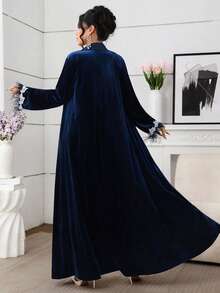 Al Najma 新款中东阿拉伯长袍，天鹅绒拼接，奢华丝滑缎面，羽毛饰边，优雅罩衫 - 藍色 - 查看 2