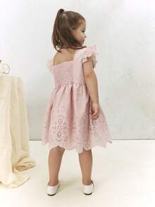 SUMWON Kleid mit Flatterärmeln und Lochstickerei, mit Lochstickerei und geschnittener Saum-Verzierung, für besondere Anlässe, Valentinstag, Casual und Urlaub - Pink - Übersicht 2