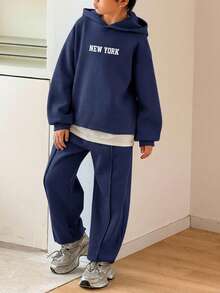 青少年男孩休闲韩版宽松字母印花长袖连帽衫和松紧腰裤套装，适合秋季/春季、户外玩耍、学校、街头风格、派对和休闲