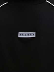 SUMWON 男士宽松圆领长袖上衣，饰有白色撞色滚边和小号 Logo 贴片，适合休闲街头风穿搭。 - 黑色 - 查看 7
